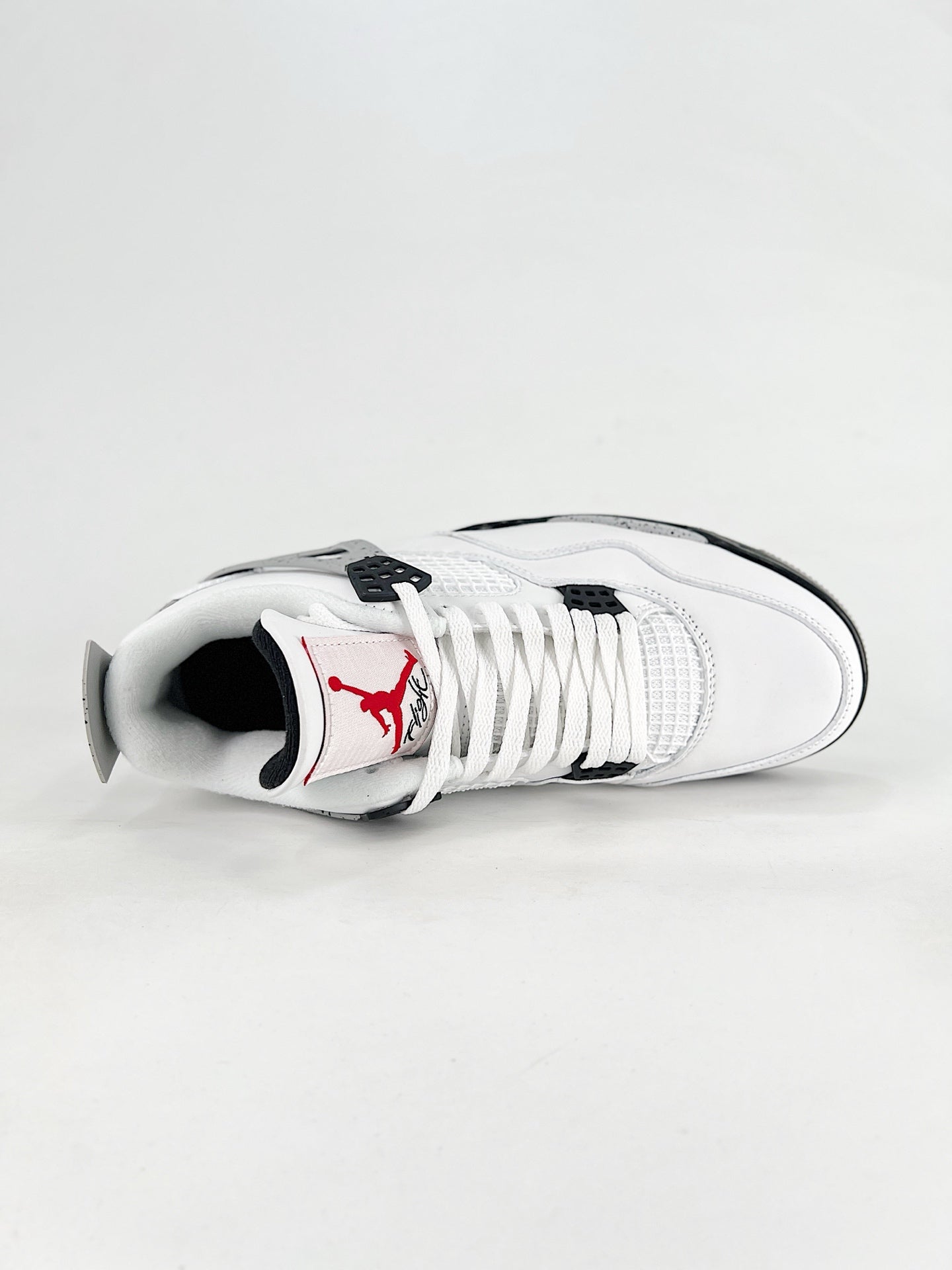 JORDAN RETRO 4 WHITE CEMENT