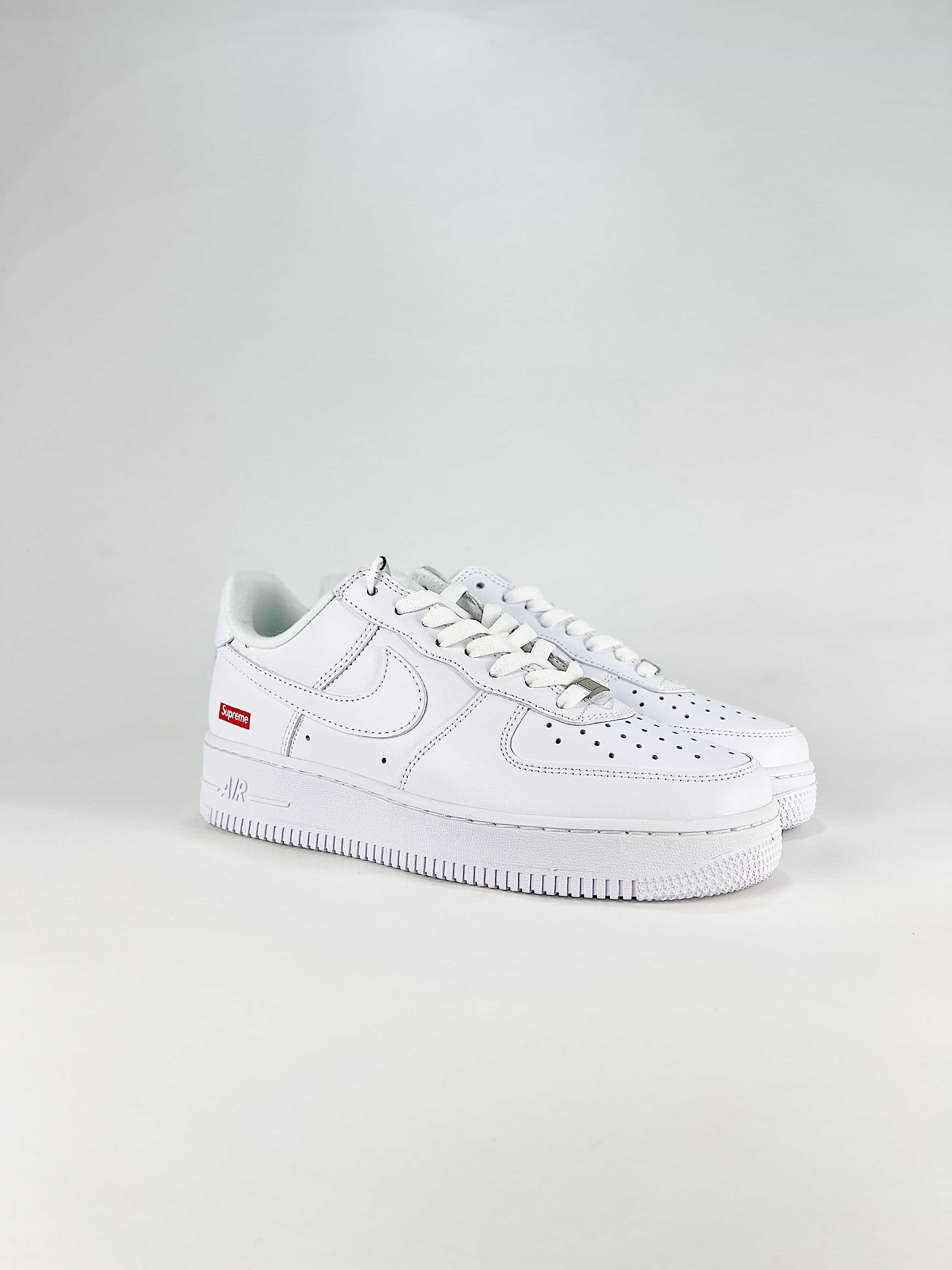 AIR FORCE 1 X SUPREME WHITE