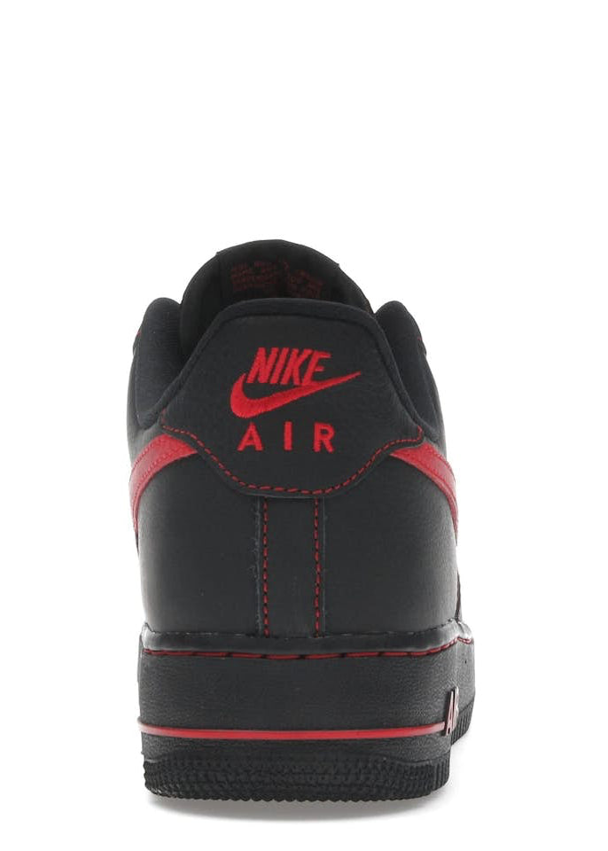 AIR FORCE 1 LV8 BRED