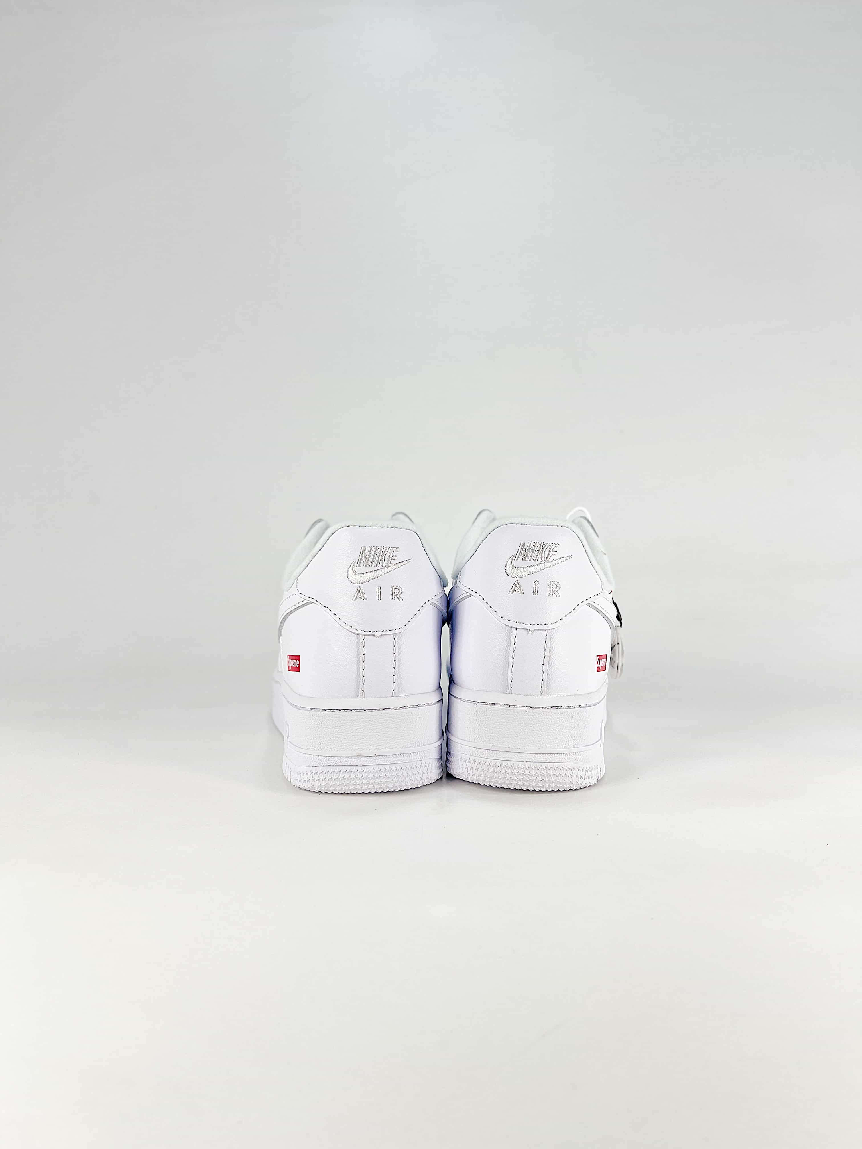 AIR FORCE 1 X SUPREME WHITE