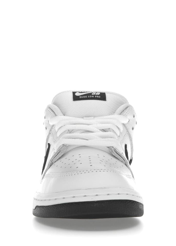 NIKE SB DUNK LOW WHITE & BLACK