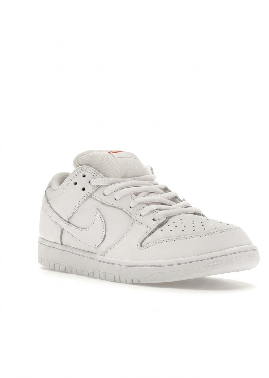 NIKE SB DUNK LOW TRIPLE WHITE